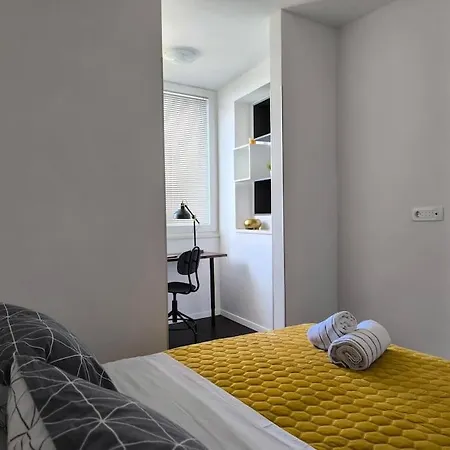 Town Center Fabi Apartman *