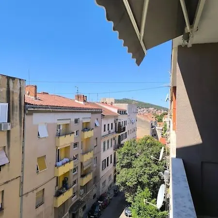 Town Center Fabi Appartement *